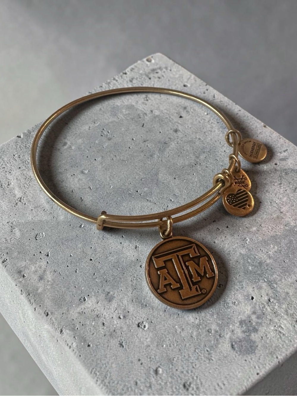 Alex and Ani University of Texas A&M Expandable Rafaelian Gold Wire Bangle